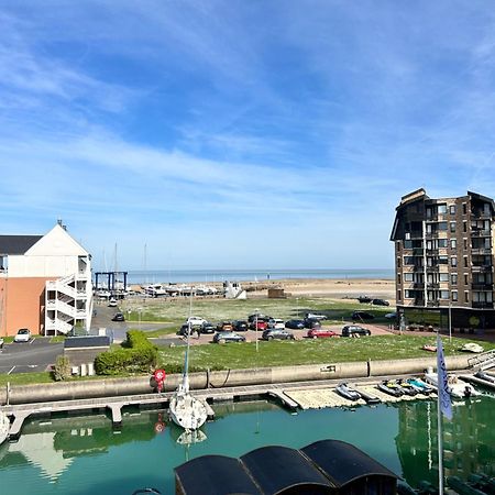 La Marina-Studio, Vue Mer Avec Balneo ドーヴィル エクステリア 写真